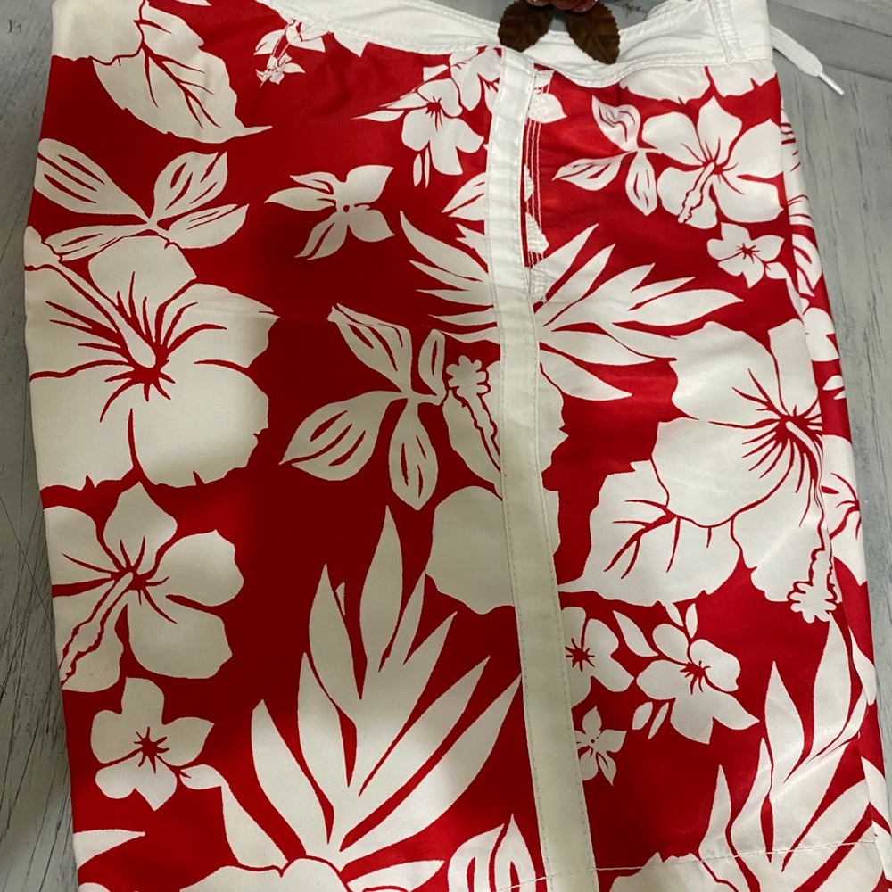 Men’s swim trunk
